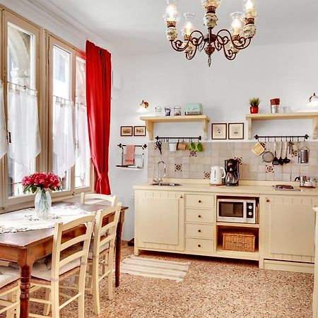 Ca' Badoer Frari Apartman Velence Kültér fotó
